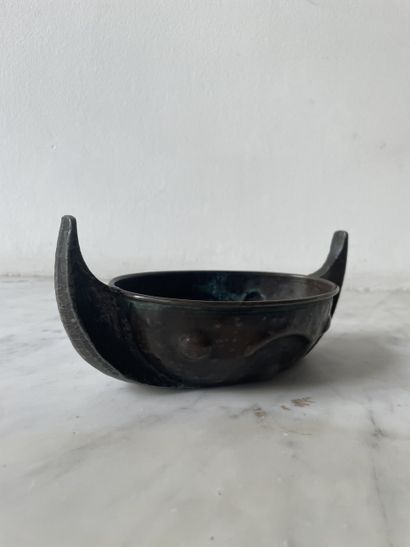 Bronze ritual or decorative vessel with curved...