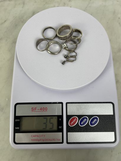 Silver jewelry set
Set comprising :
- A pair...