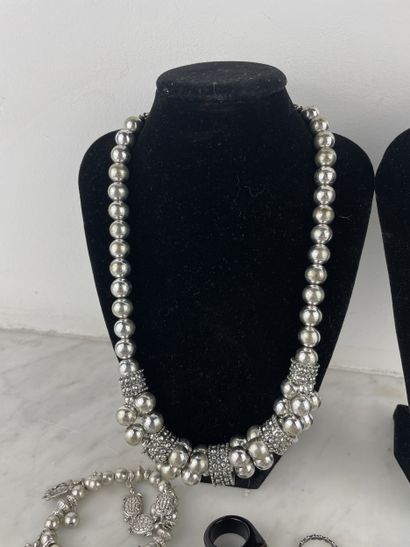 Silver-plated costume jewelry set - Bracelets,...
