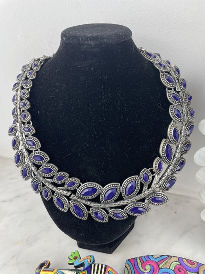 Colorful costume jewelry set - Necklaces,...