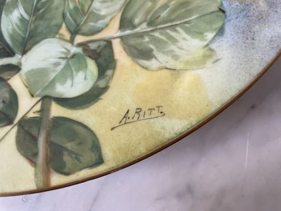 Set of three decorative plates
Hand-painted...
