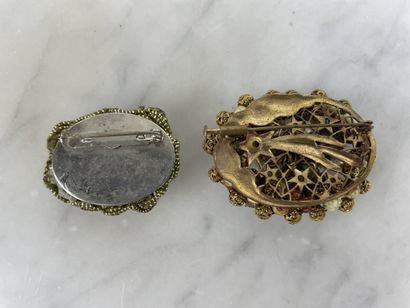 Lot de deux broches anciennes dans le goût...