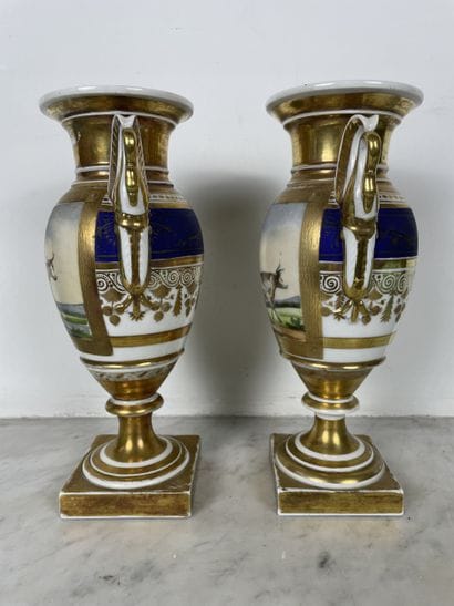 Pair of covered vases After Sèvres, porcelaine...