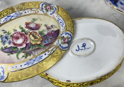 Lot of porcelain/faïence and glass (Europe,...