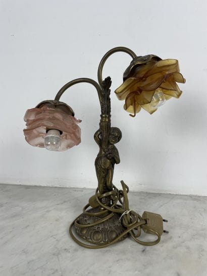 Double tulip table lamp, putto 
Patinated...