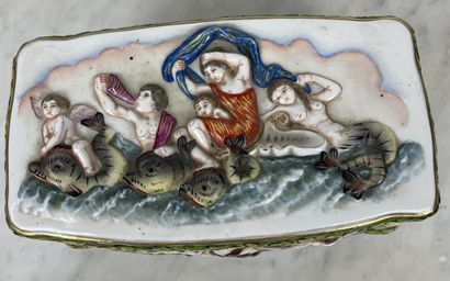 Rectangular porcelain box Decorated in relief...