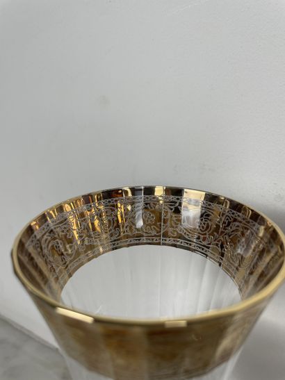 Set of 6 crystal stemmed glasses Gilded decoration
Set...