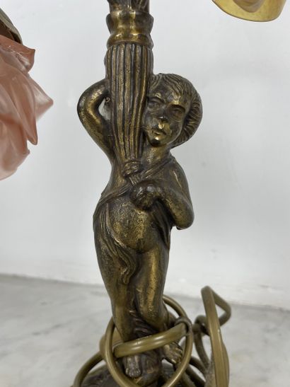 Double tulip table lamp, putto 
Patinated...