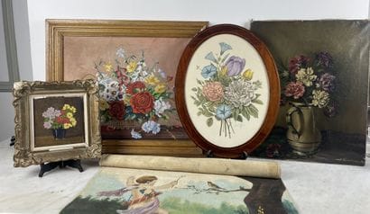 Lot de cinq œuvres à sujet floral et décoratif...