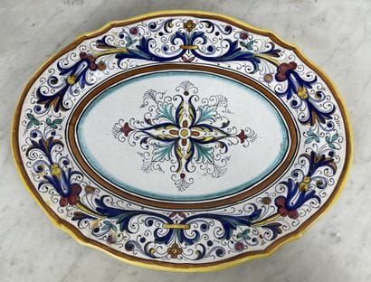 Large oval dish in Deruta (Italy) earthenware,...