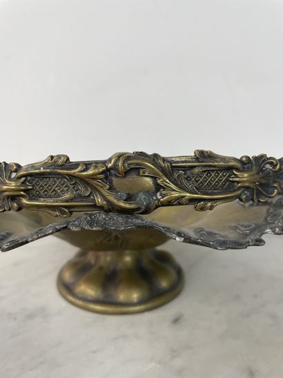 Metal (copper alloy and silver-plated metal)...