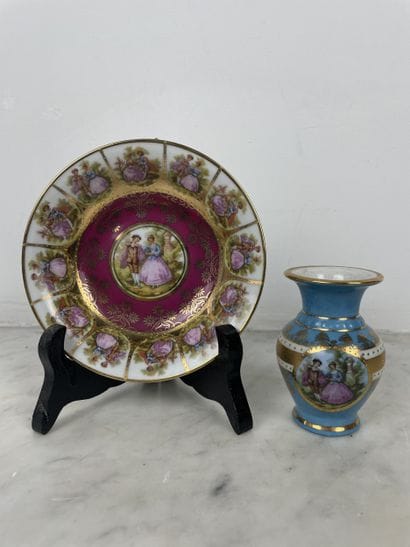 Set comprising a decorative 