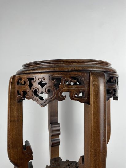 Console / guéridon à quatre pieds galbés,...