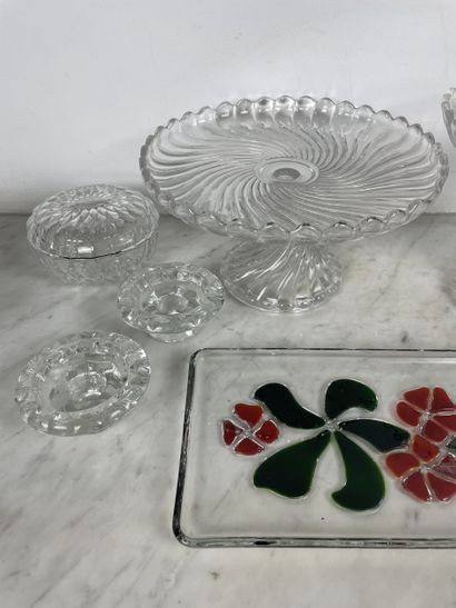 Lot of molded glassware, 20th century: two...