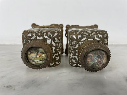 Paire de flacons à parfum en cristal taillé,...