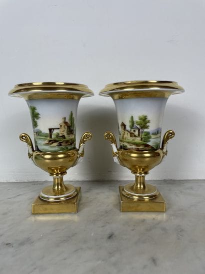 Pair of cornet vases After Sèvres, porcelaine...