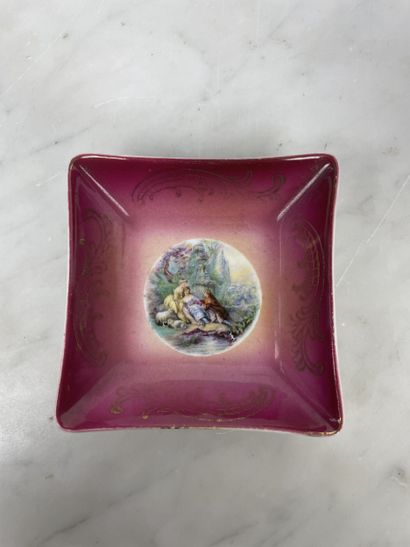 Lot of porcelain/faïence and glass (Europe,...