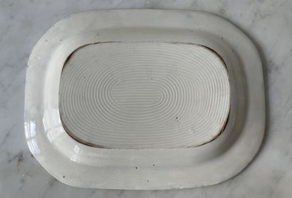 Plat rectangulaire en faïence anglaise à...