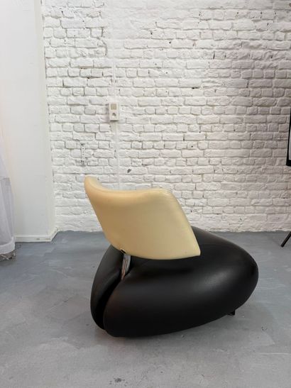 LEOLUX (XX century) Pallone armchair, Roy...