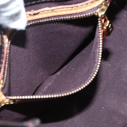 Louis Vuitton Reade
Monogram Vernis patent...