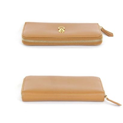 Fendi Bifold Flat Wallet
Folding leather...