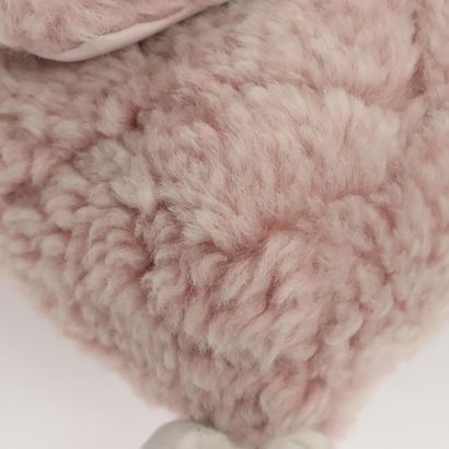 Chanel Shearling Pink
Shoulder bag in pink...