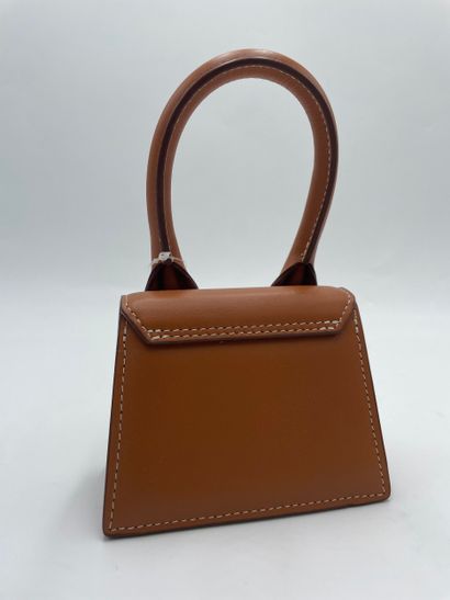 Jacquemus Le Chiquito Mini Bag
Leather handbag,...