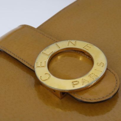 Céline Ring Bag
Ring Bag leather handbag...