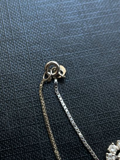 Necklace with pendant in 18K white gold and...