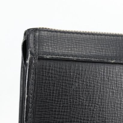 Burberry Business Bag
Black leather Business...