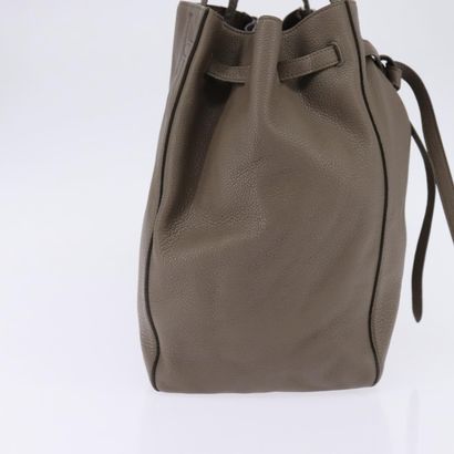 Céline Phantom Cabas
Phantom Cabas leather...