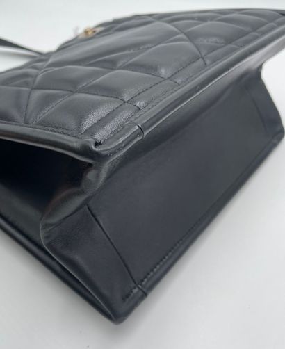 Dior Essential Tote
Archicannage quilted...