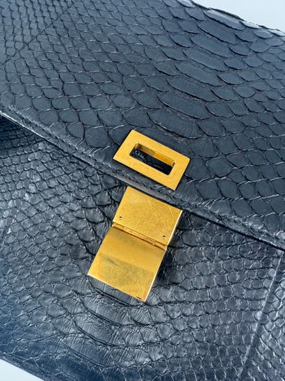 Céline Triomphe Shoulder Bag
Shoulder bag...