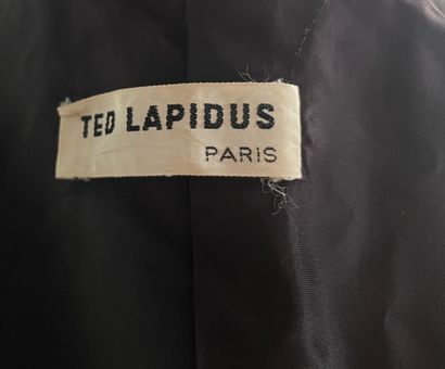 Ted Lapidus Long black velvet cape

Long...