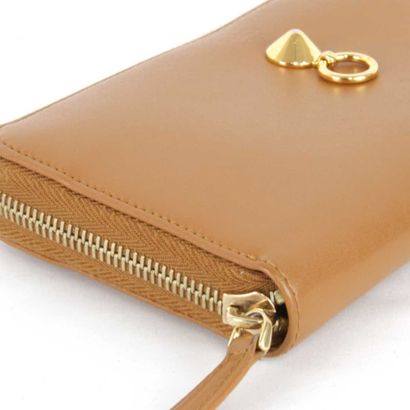 Fendi Bifold Flat Wallet
Folding leather...