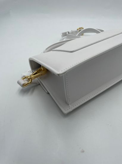 Jacquemus Le Grand Bambino Flap Bag
Leather...