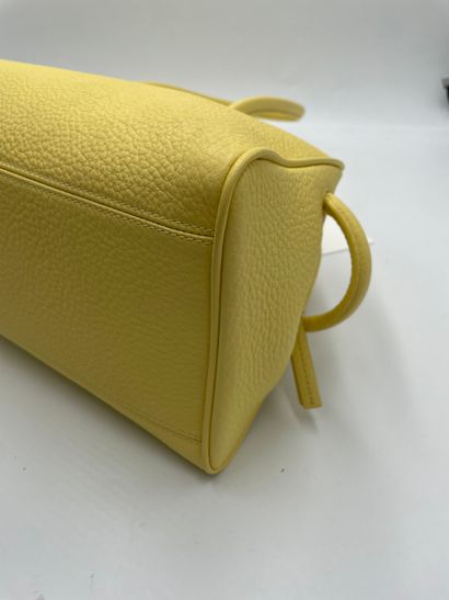 Jacquemus Le Bambino Flap Bag
Canvas flap...