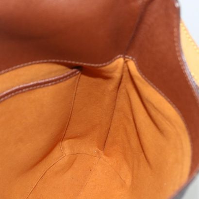 Louis Vuitton Musette
Shoulder bag in Monogram...