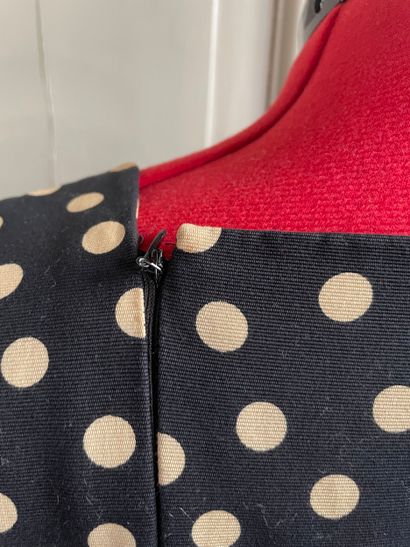 Balenciaga Black and white polka dot dress

Black...