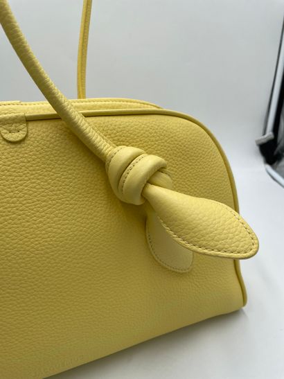 Jacquemus Le Bambino Flap Bag
Canvas flap...