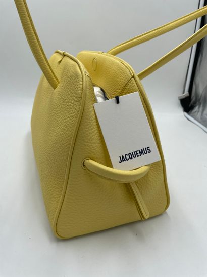 Jacquemus Le Bambino Flap Bag
Canvas flap...