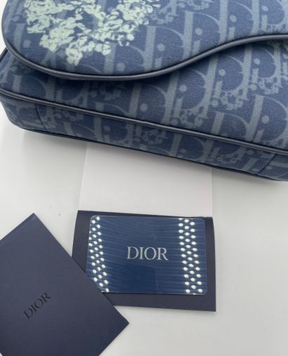 Dior Saddle Triple Pouch
Oblique canvas cross-body...
