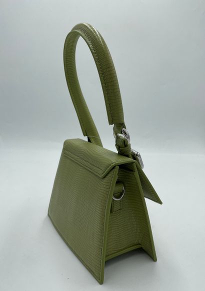 Jacquemus Le Chiquito Moyen Bouclé Bag
Bouclé...
