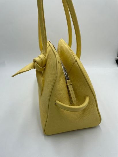Jacquemus Le Bambino Flap Bag
Canvas flap...