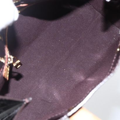Louis Vuitton Reade
Monogram Vernis patent...