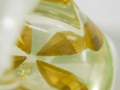 Chanel Vintage CC Ring
Resin ring by Chanel.
Clover-shaped...
