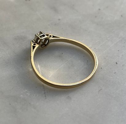 18K gold ring, XX century diamond
Fine-set...