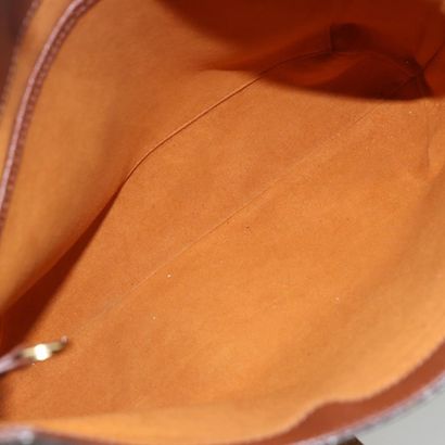 Louis Vuitton Musette
Shoulder bag in Monogram...