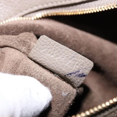 Céline Phantom Cabas
Phantom Cabas leather...