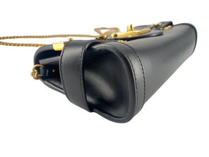 Balmain B-Buzz
Leather handbag, B-Buzz model...